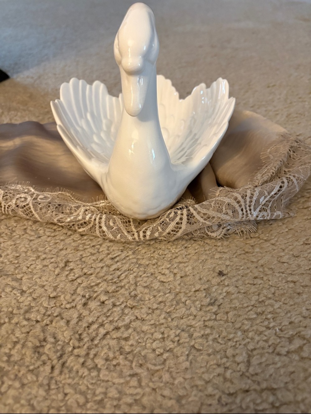 White Ceramic Swan Catchall Bowl - Elegant Decorative Tray - Picture 2 of 6